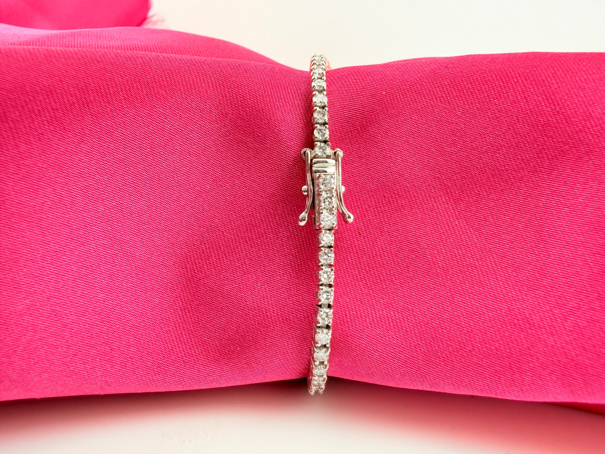 2.01 Carat Total Weight NATURAL Diamond Tennis Bracelet 18k White Gold 3 prong #382